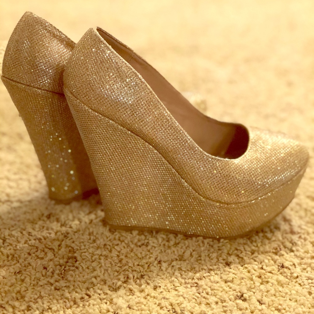 Gold sparkly wedges!!